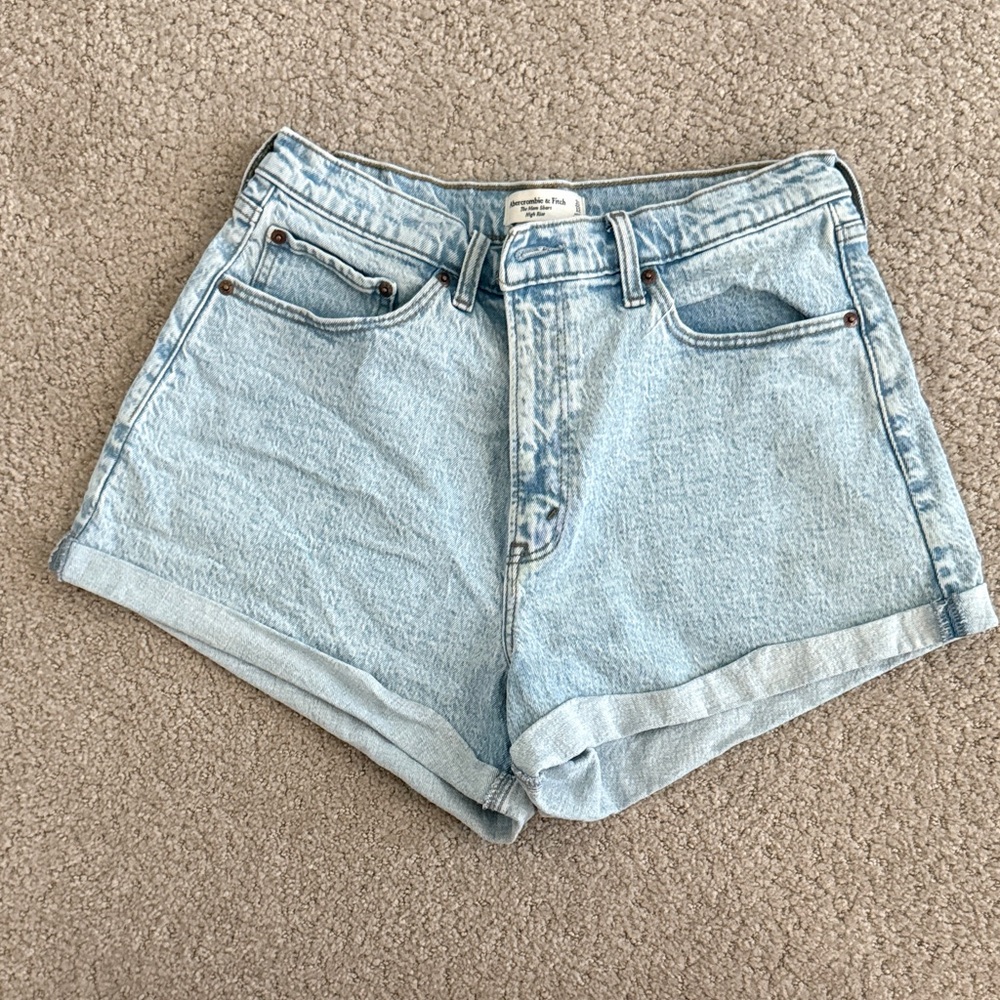 Abercrombie & Fitch Mom Short Curve Love